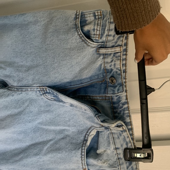 Light wash ripped shein dad jeans, size 2/S - Picture 4 of 5